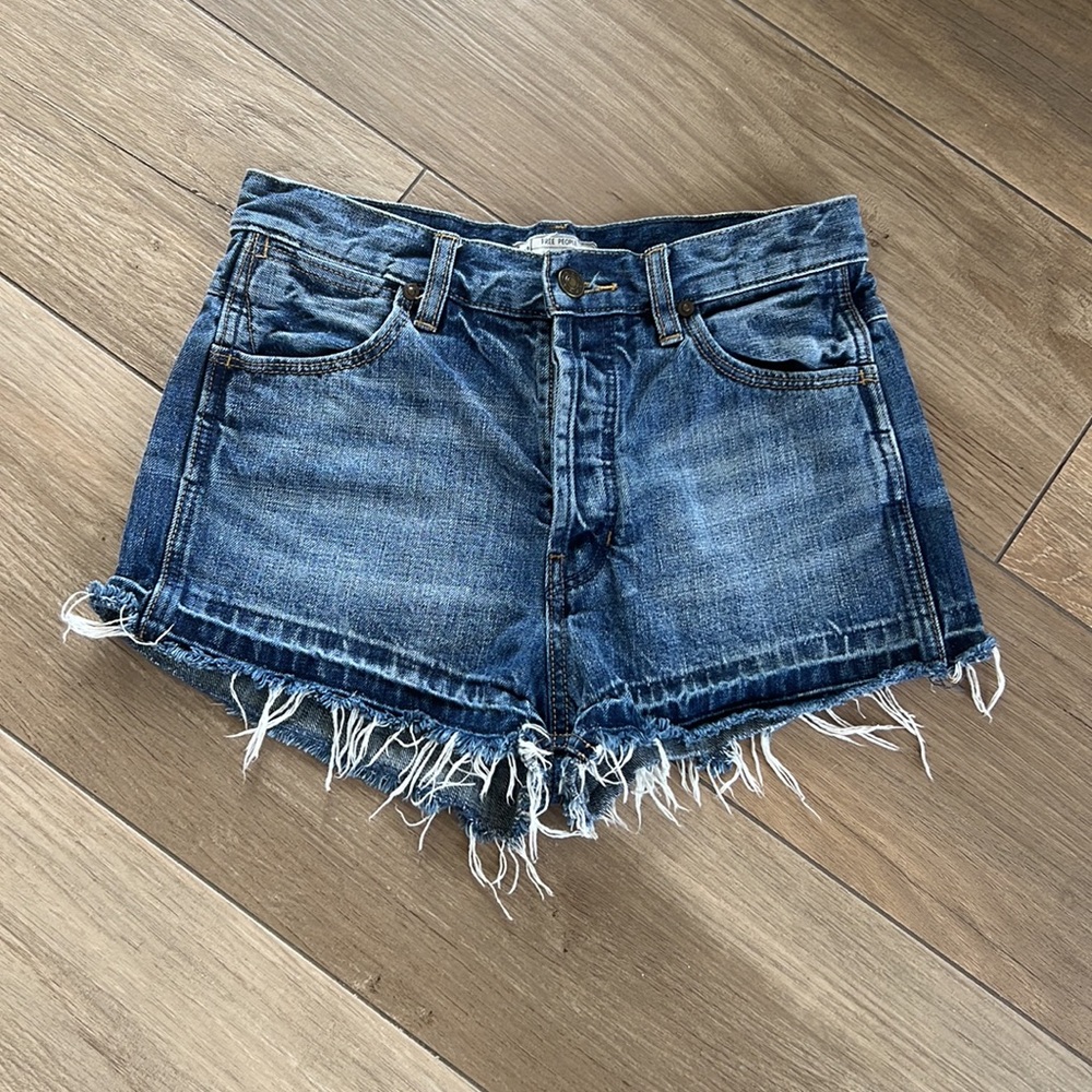FREE PEOPLE Button Fly Distressed Raw Hem Denim Jean Cut Off Shorts 26
